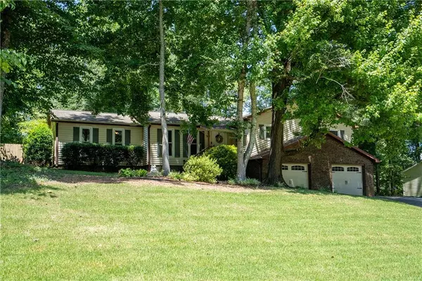 534 Rivercrest DR, Woodstock, GA 30188