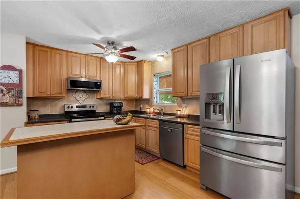 534 Rivercrest DR, Woodstock, GA 30188