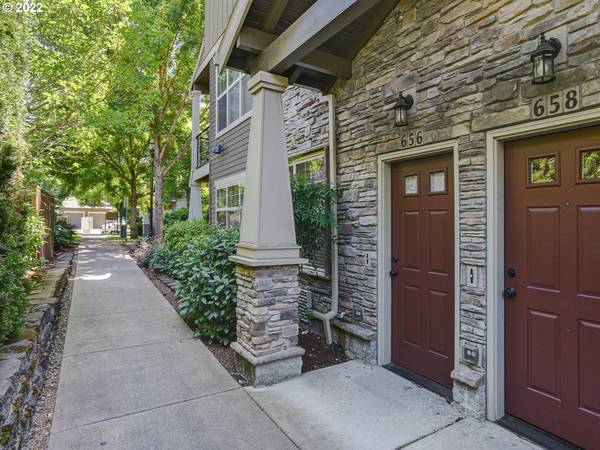 656 NE GARSWOOD LN, Hillsboro, OR 97006