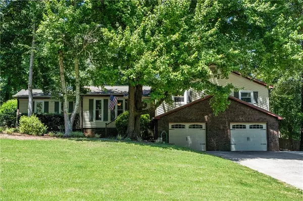 534 Rivercrest DR, Woodstock, GA 30188