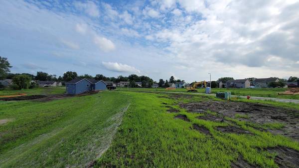 xxx Stonelake DR SE, Rochester, MN 55904