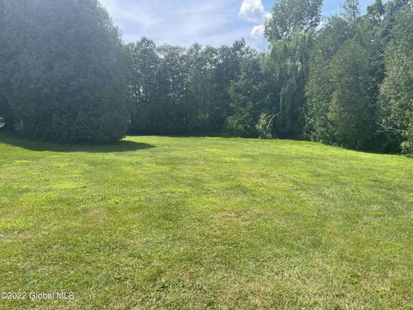 1422 Peaceable ST, Charlton, NY 12020
