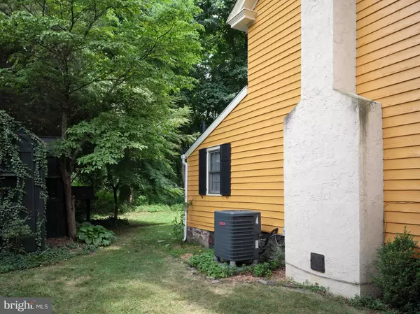 10 LETCHWORTH AVE, Yardley, PA 19067