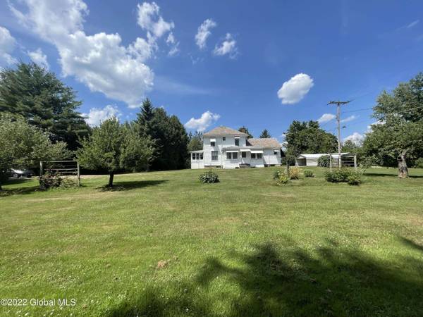 1422 Peaceable ST, Charlton, NY 12020
