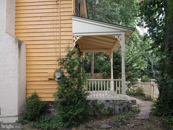 10 LETCHWORTH AVE, Yardley, PA 19067