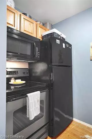 2915 W 13 MILE  Road 103, Royal Oak, MI 48073