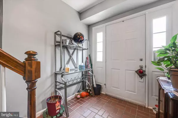 2017 CARLTON DR, Lebanon, PA 17042