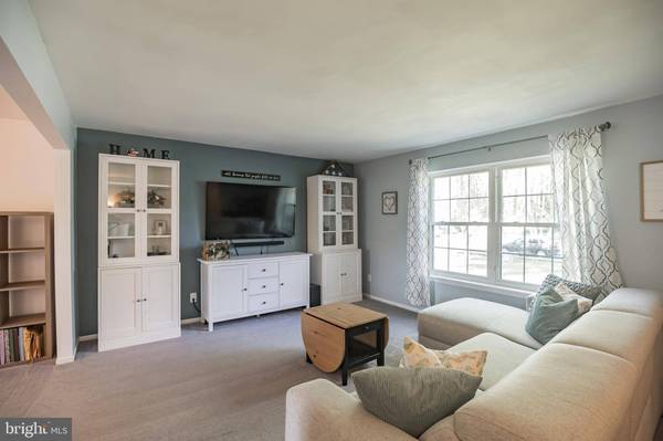 24 GREENBROOK DR, Marlton, NJ 08053