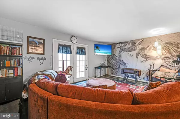 2017 CARLTON DR, Lebanon, PA 17042