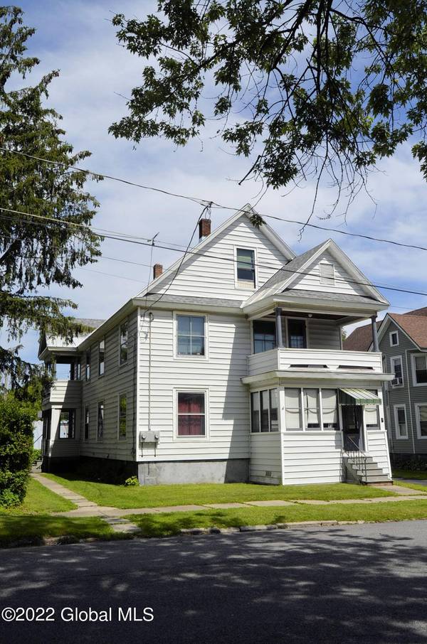 7 S McNab AVE, Gloversville, NY 12078