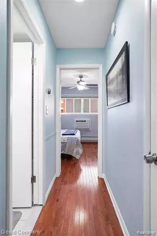 2915 W 13 MILE  Road 103, Royal Oak, MI 48073