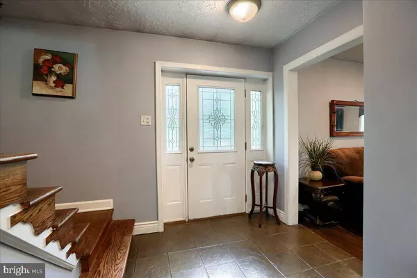 2850 SKY TOP TRL, Dover, PA 17315