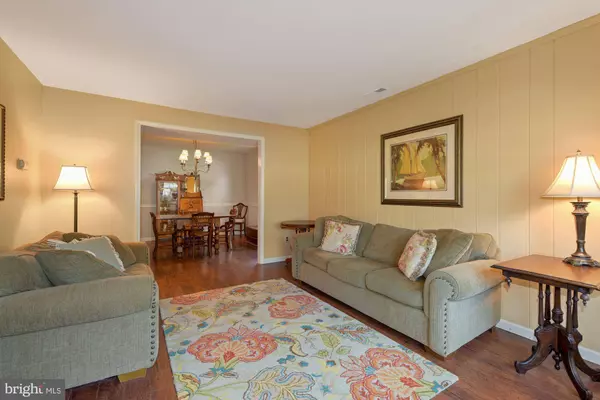 11 CANDLEWOOD CIR, Marlton, NJ 08053