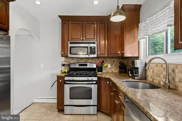 1703 MAPLE AVE, Haddon Heights, NJ 08035