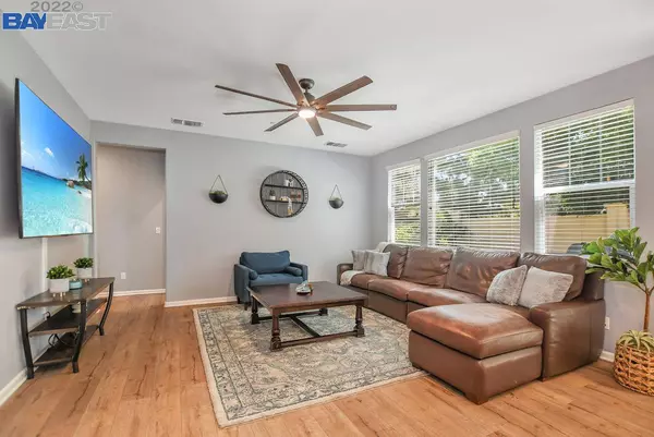 312 Macarthur Way, Brentwood, CA 94513