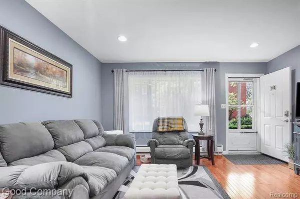 2915 W 13 MILE  Road 103, Royal Oak, MI 48073