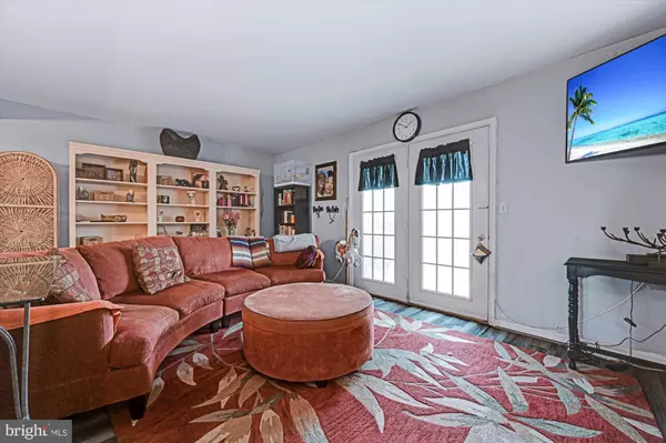 2017 CARLTON DR, Lebanon, PA 17042