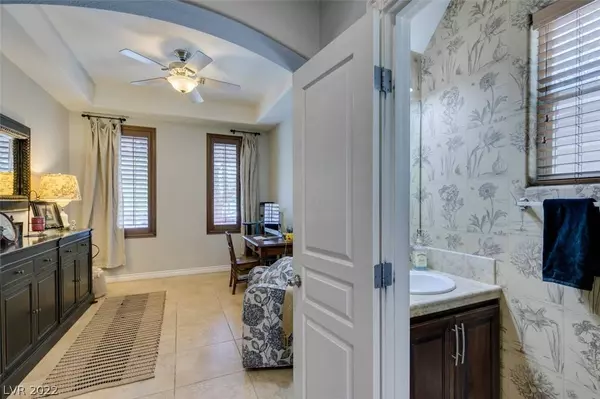 8040 Carr Valley Street, Las Vegas, NV 89131