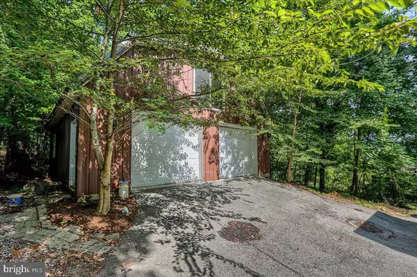 2850 SKY TOP TRL, Dover, PA 17315