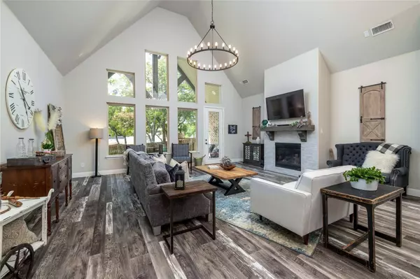 420 Emerald Ridge Drive, Keller, TX 76248