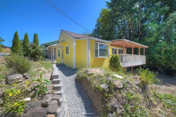 1121 Lower Marine DR, Bremerton, WA 98312