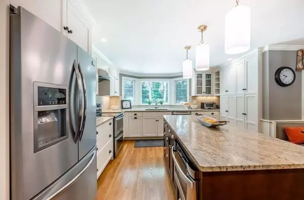 1 Rennie Dr, Andover, MA 01810