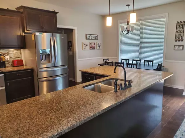 1278 Rich Ellen Dr, Palmyra, TN 37142