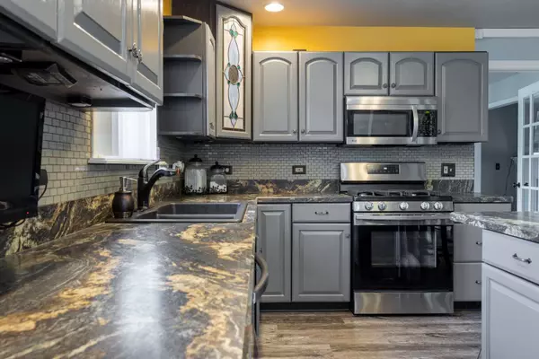 459 Burr Oak DR, Oswego, IL 60543