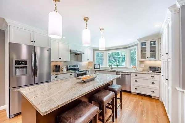 1 Rennie Dr, Andover, MA 01810