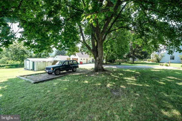 1143 W RIDGE ST, Harpers Ferry, WV 25425