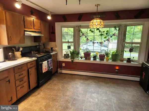 165 ALLEMONG RD, Berkeley Springs, WV 25411