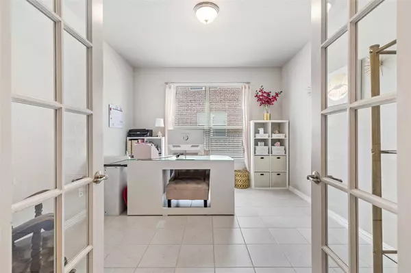 1836 Meadow Trail Lane, Aubrey, TX 76227