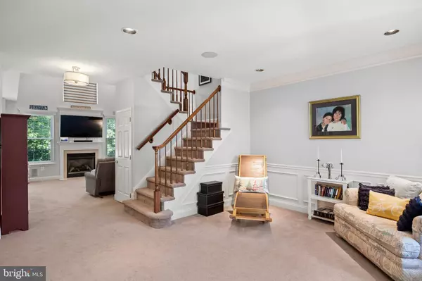 33 HATHAWAY CT, Marlton, NJ 08053