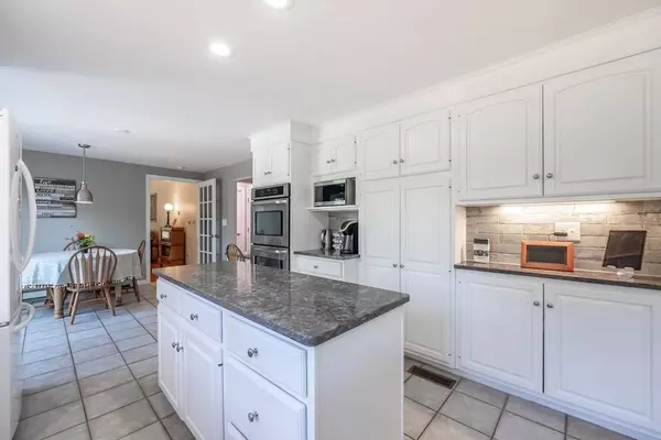 18 Reservation Rd, Andover, MA 01810