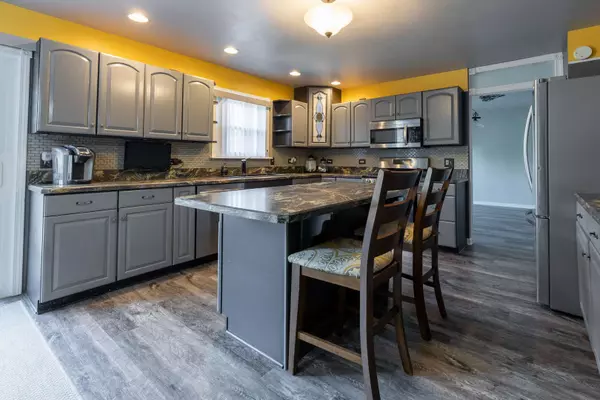 459 Burr Oak DR, Oswego, IL 60543