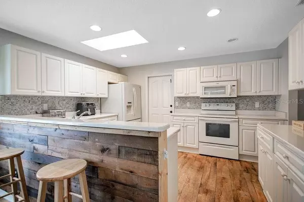 2107 KING RICHARDS CT, Orange City, FL 32763