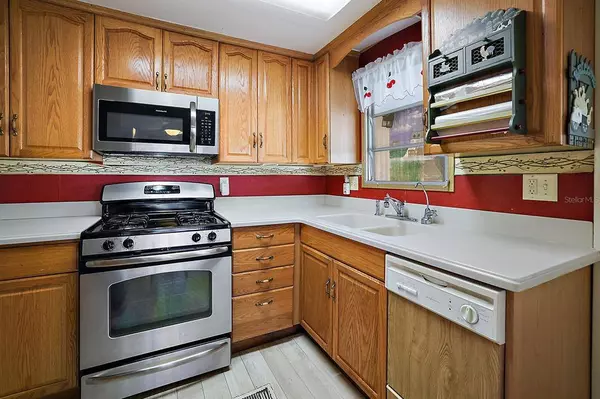 13 TROUT LAKE DR #C, Eustis, FL 32726