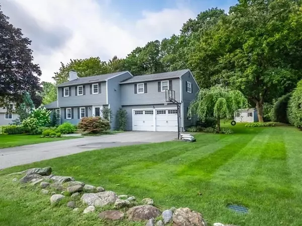 1 Rennie Dr, Andover, MA 01810