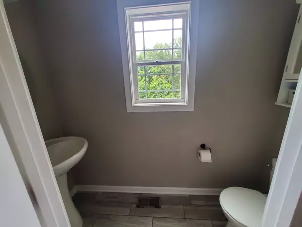 1278 Rich Ellen Dr, Palmyra, TN 37142