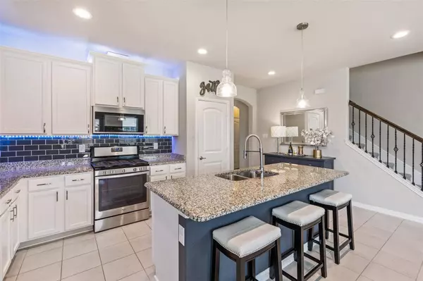 1836 Meadow Trail Lane, Aubrey, TX 76227