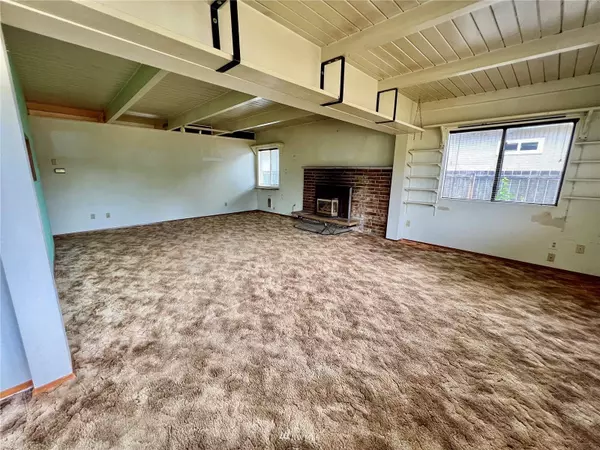 270 Mast AVE NW, Ocean Shores, WA 98569