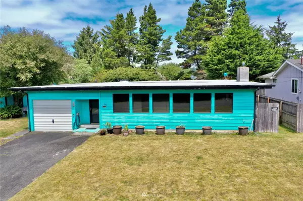 270 Mast AVE NW, Ocean Shores, WA 98569