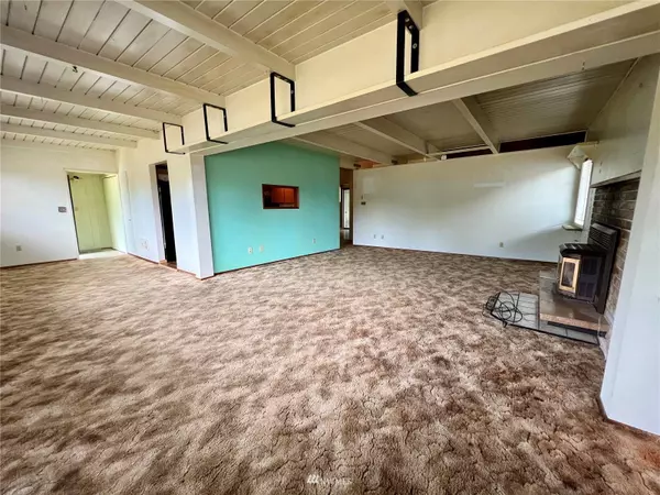 270 Mast AVE NW, Ocean Shores, WA 98569