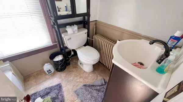 215 ELLIS ST, Glassboro, NJ 08028