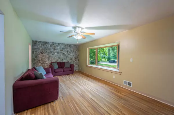 1309 28th ST SE, Rochester, MN 55904