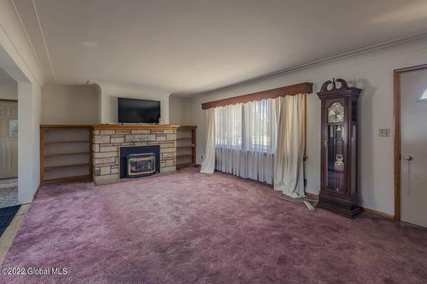 123 Princeton ST, Amsterdam, NY 12010