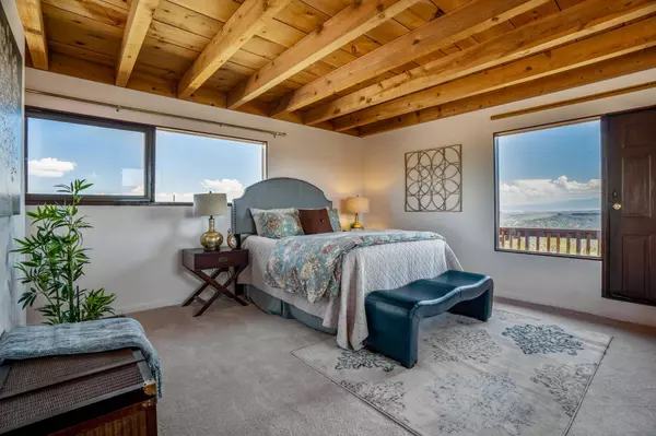 225 RIO BRAVO DR, White Rock, NM 87547