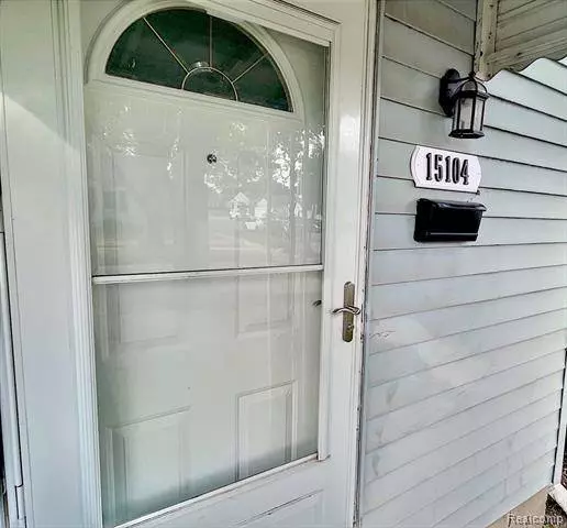 15104 CICOTTE Avenue, Allen Park, MI 48101