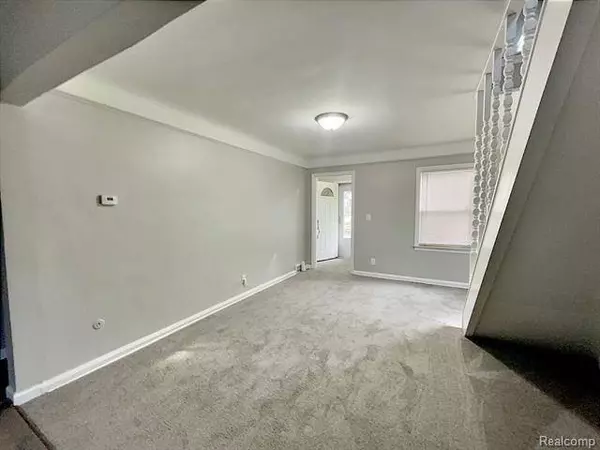 15104 CICOTTE Avenue, Allen Park, MI 48101