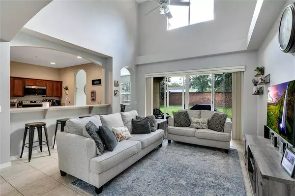 2272 WEKIVA VILLAGE LN, Apopka, FL 32703